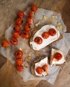 Vicky van Dijk | Geroosterde cherrytomaatjes in knoflookolie
