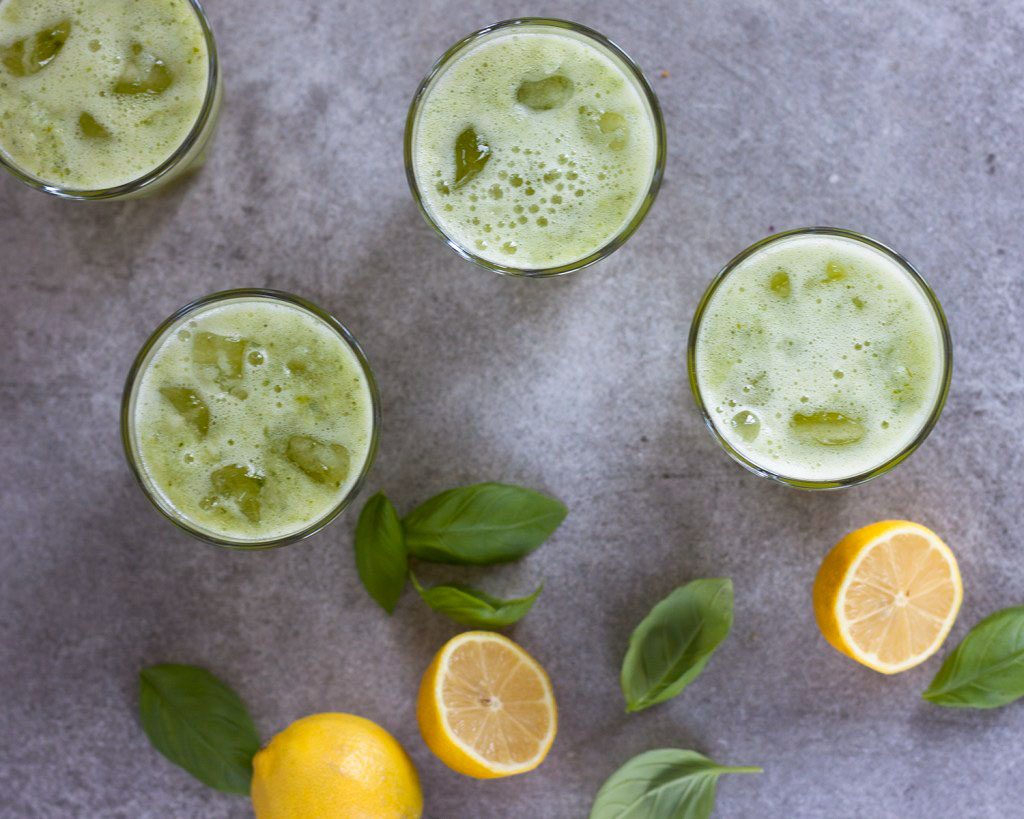 Vicky van Dijk | Basilicum limonade met komkommer en citroen
