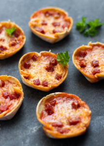 Mini pizza's met chorizo